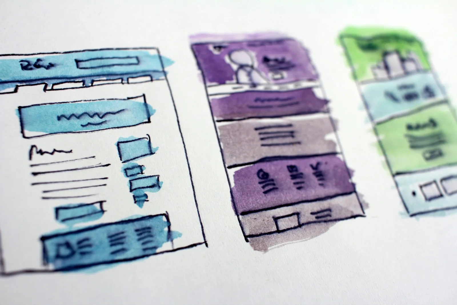 Bocetos y wireframes utilizados para plantear el rediseño de una web corporativa
